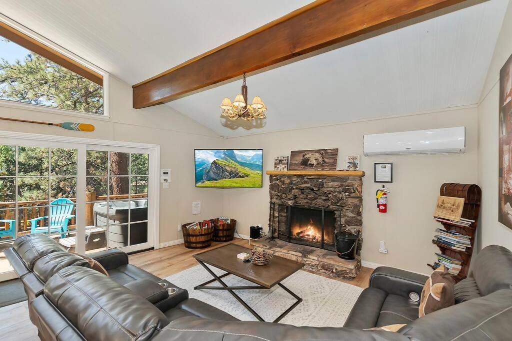 ビッグ・ベアー・レイク Chalet Monterey W/Hot Tub - Big Decks/Bbqヴィラ エクステリア 写真