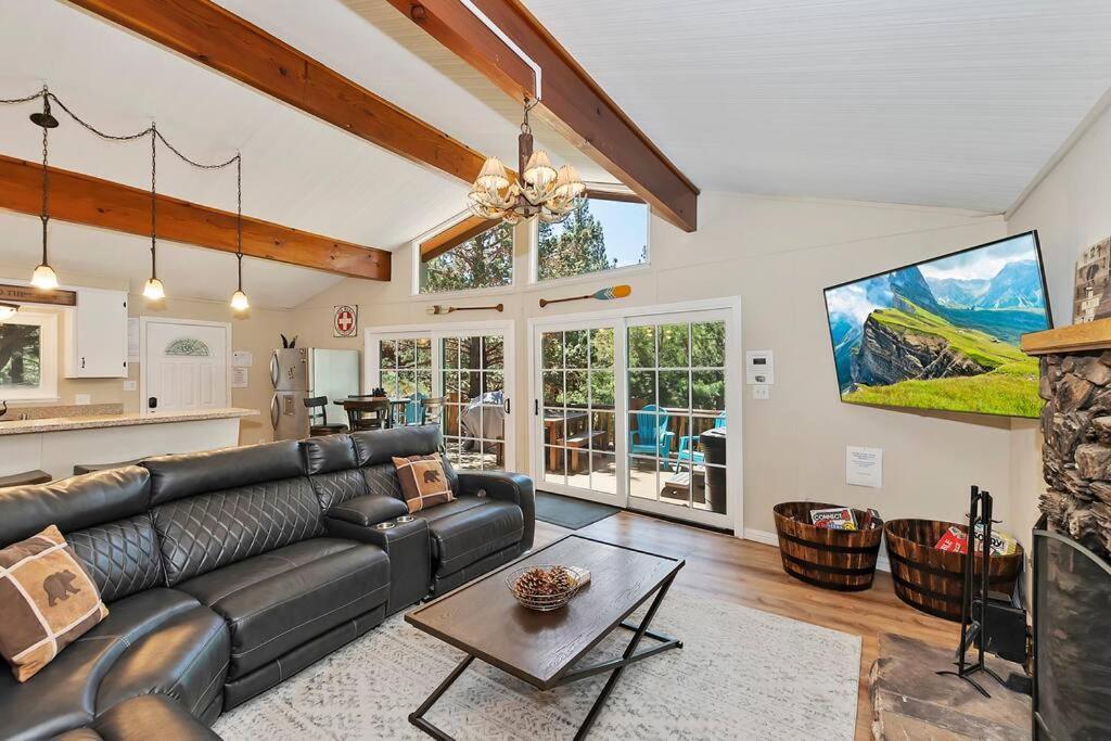 ビッグ・ベアー・レイク Chalet Monterey W/Hot Tub - Big Decks/Bbqヴィラ エクステリア 写真